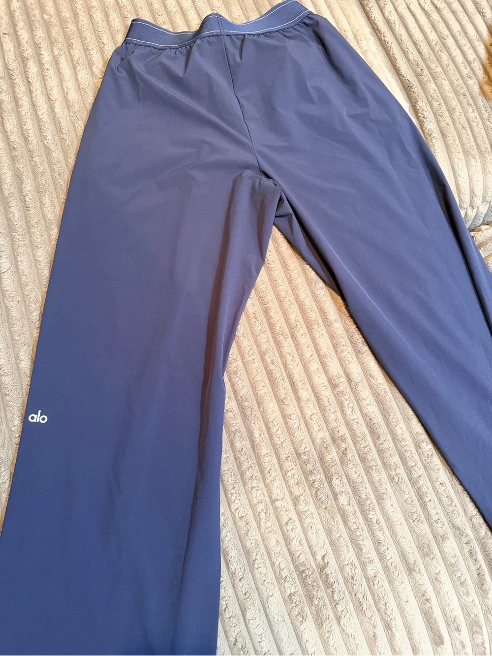 ALO Yoga Navy Wide-Leg women Joggers